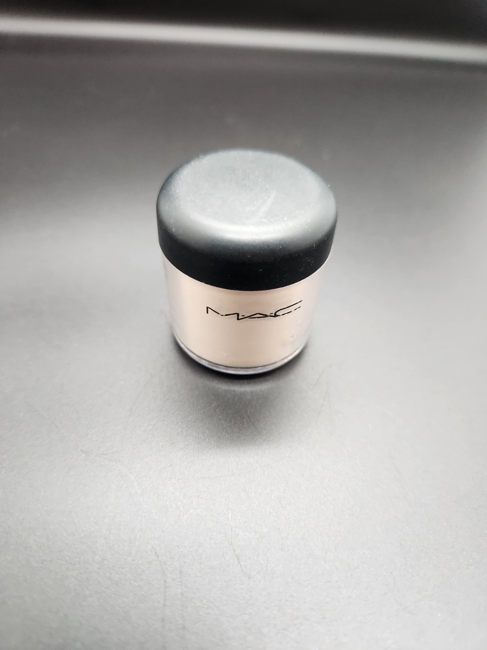 MAC Cosmetics Loose Pigment- Fairylite